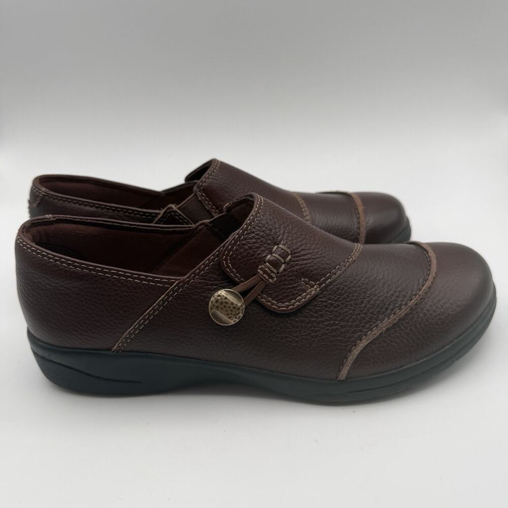 Clarks Cora Poppy Brown Leather Women's Shoes Sz 7‎ M Button Loop Loafers